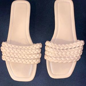 Good condition Girls Braided Strap Slippers size 35